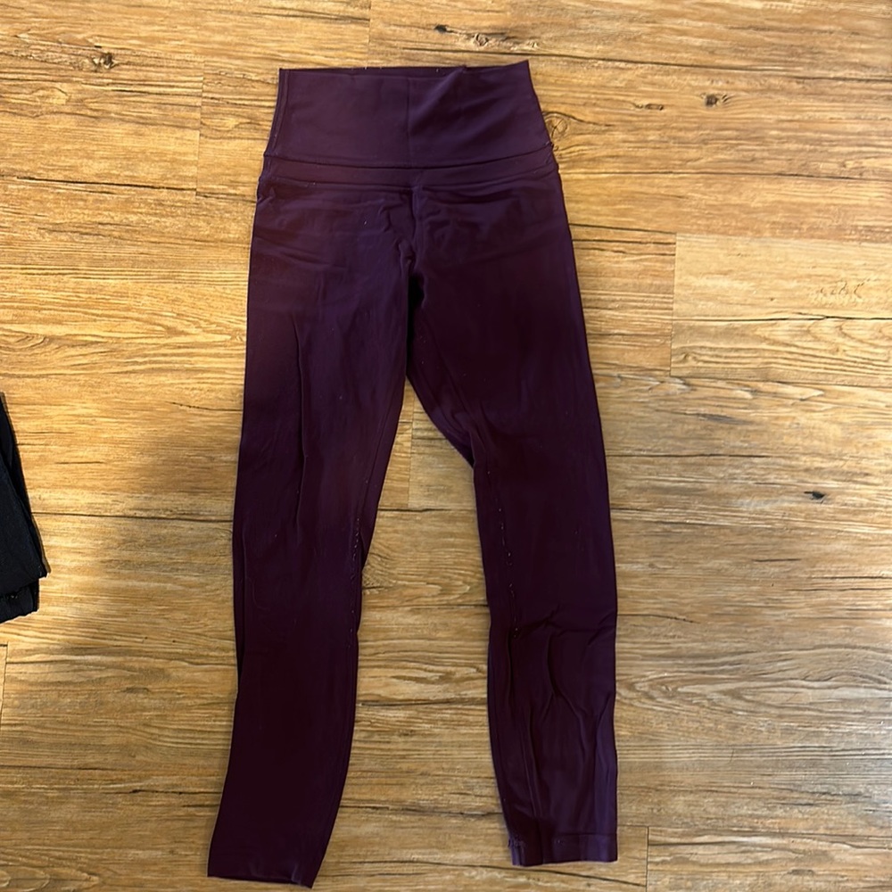 Maroon lululemon aligns